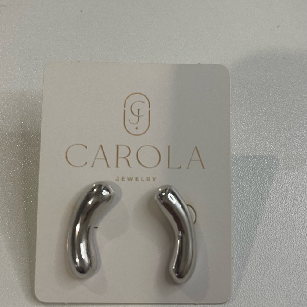 Simple And Elegant Plain Silver Post Earrings 18k… - image 4